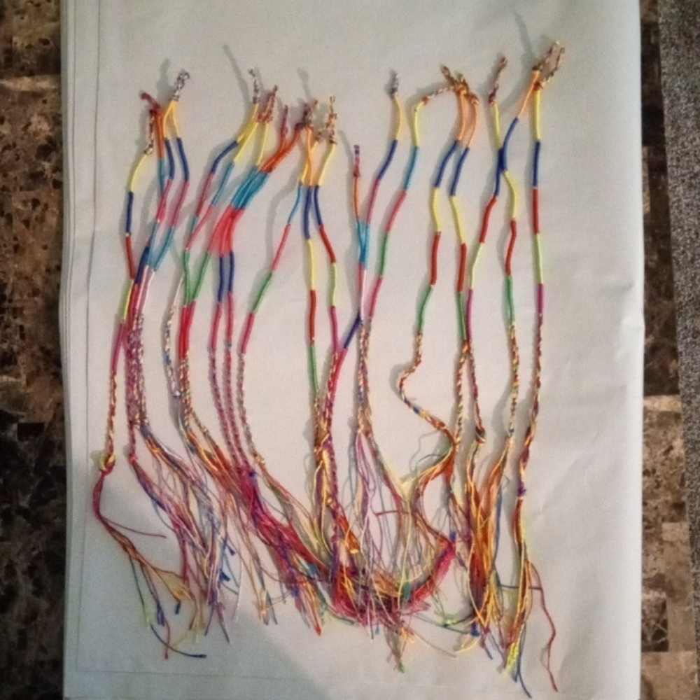 20 Friendship Bracelets